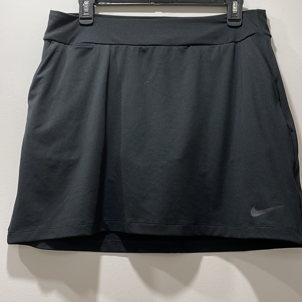 GOLF NIKE NWT Nike Short, perfect for golf or tennis or pickle ball !